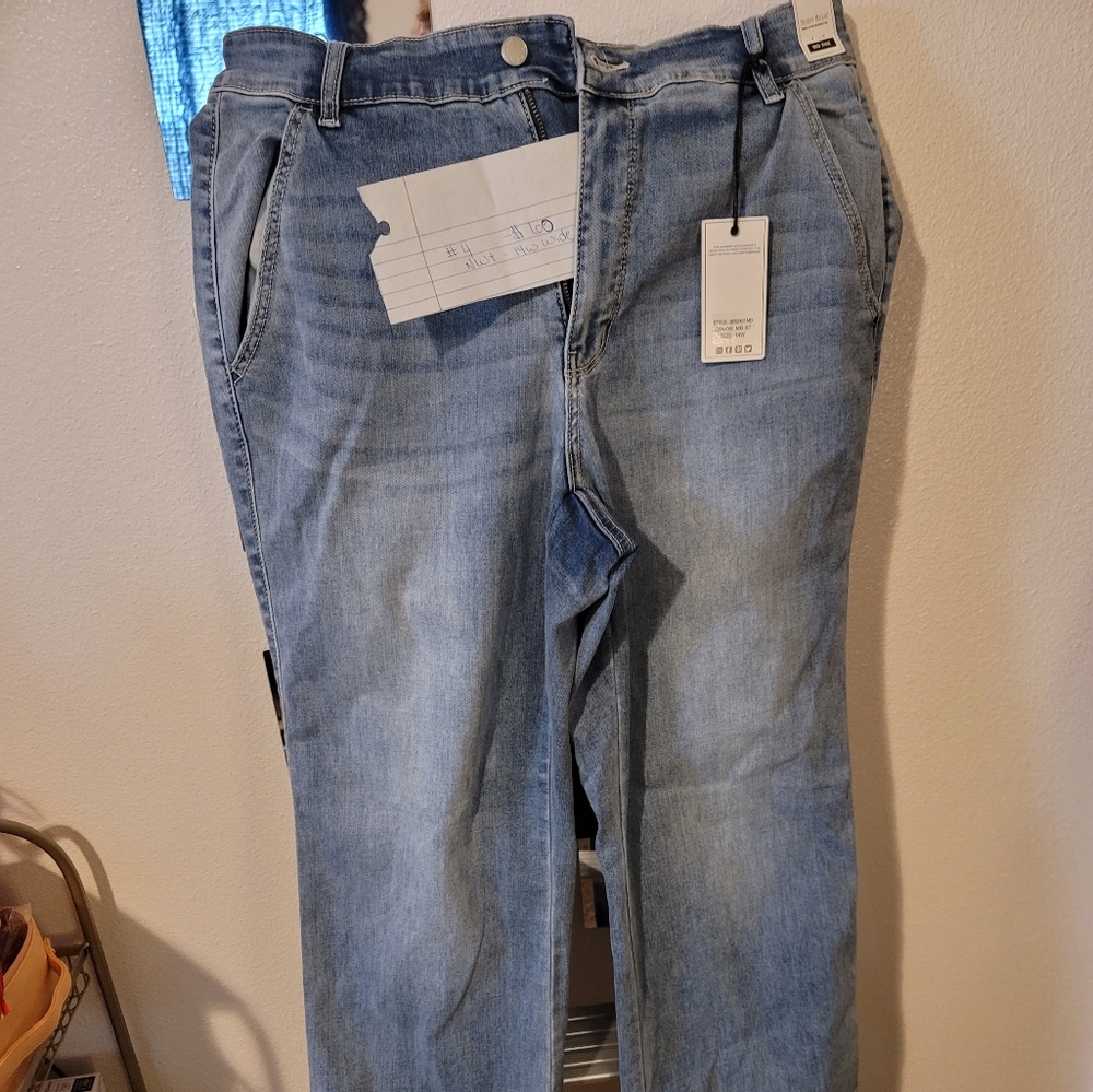 Judy Blue jeans size 14w,new with tags